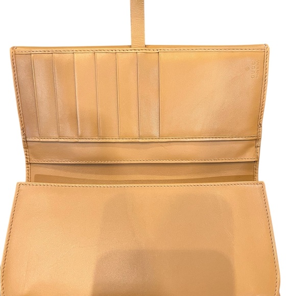 Gucci Jackie Pink and Tan Suede Wallet - Picture 6 of 13